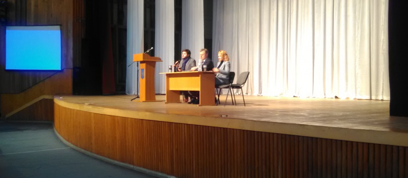 DiXi Group Representative Moderated Discussion between Students and Policy-Makers