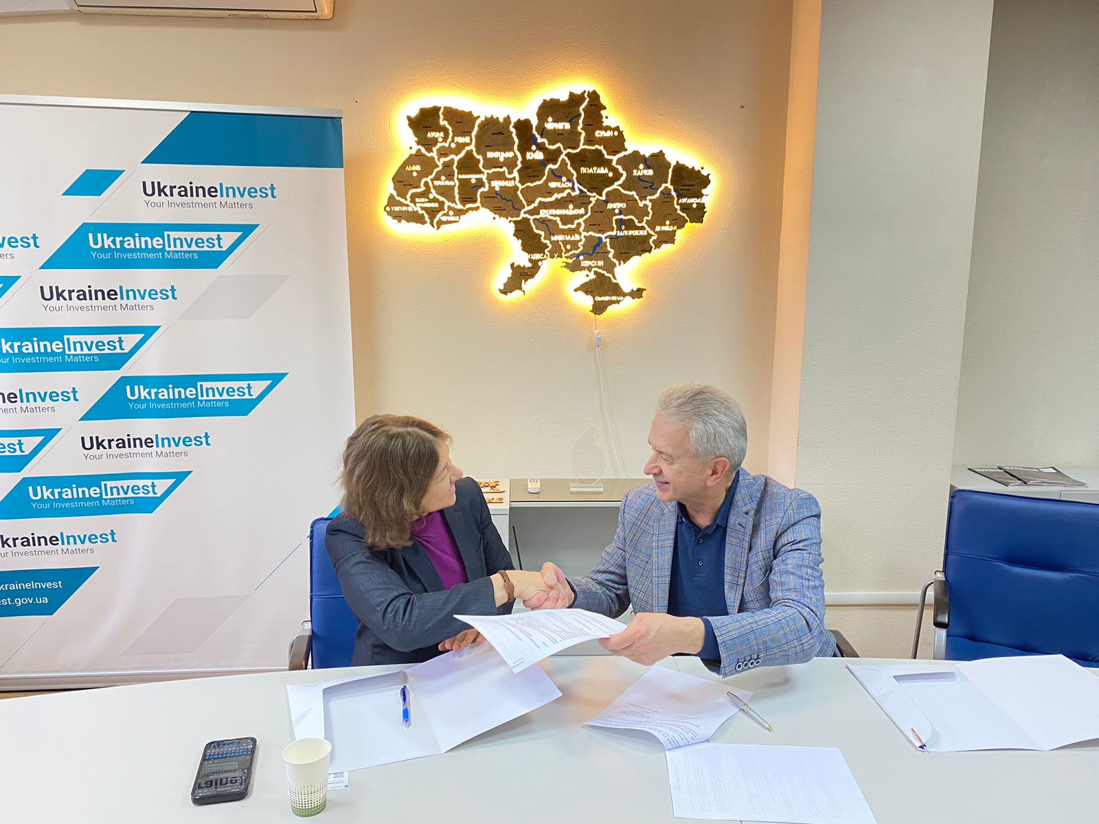 DiXi Group та UkraineInvest підписали меморандум про співпрацю: крок до зеленого відновлення України