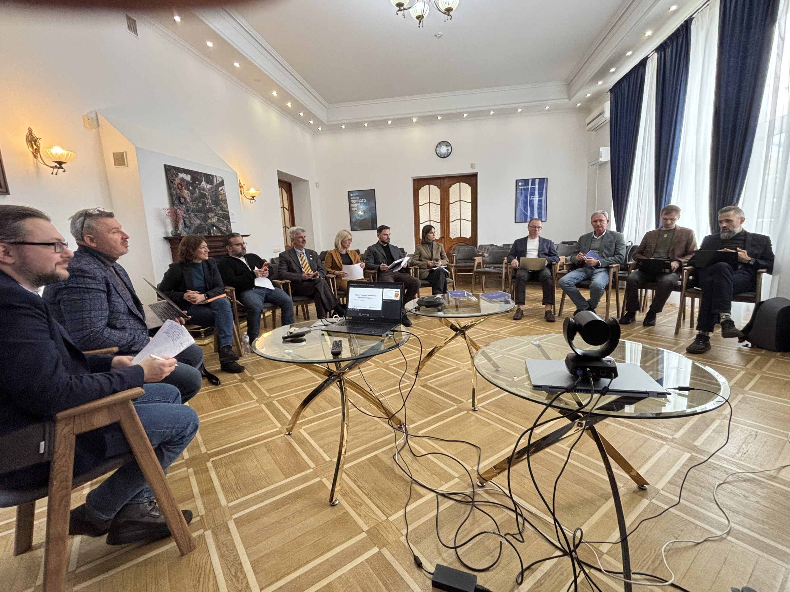 Мінекономіки та DiXi Group провели обговорення проєкту Стратегії критичних мінералів з компаніями сектору